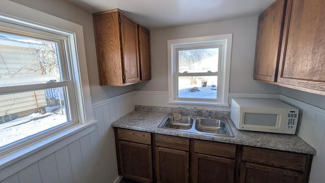 1009 4th Avenue NE, Austin, MN 55912