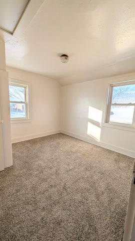 1009 4th Avenue NE, Austin, MN 55912