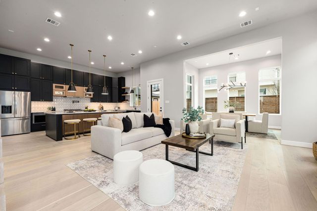 2307 St Emanuel Street, Houston, TX 77004