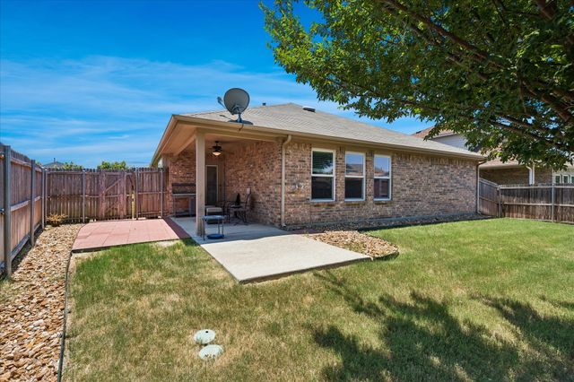 333 Pin Cushion Trail, Burleson, TX 76028