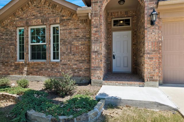 333 Pin Cushion Trail, Burleson, TX 76028