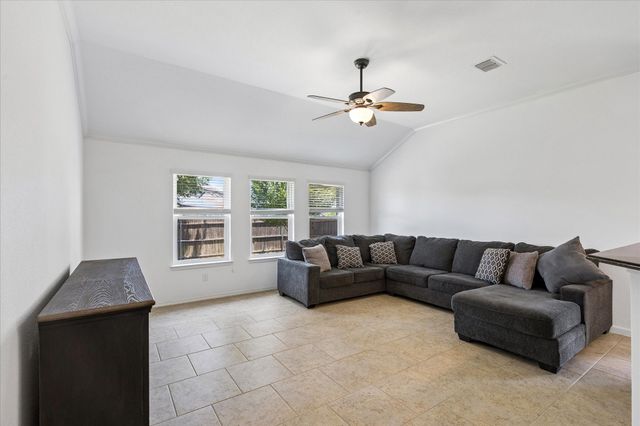 333 Pin Cushion Trail, Burleson, TX 76028