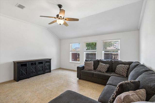 333 Pin Cushion Trail, Burleson, TX 76028