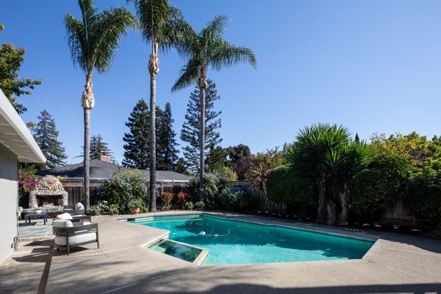 1740 Oak Avenue, Los Altos, CA 94024