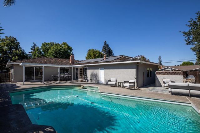 1740 Oak Avenue, Los Altos, CA 94024