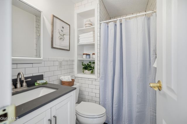 2448 Westminster Way, Niskayuna, NY 12309