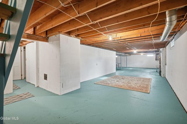 2448 Westminster Way, Niskayuna, NY 12309