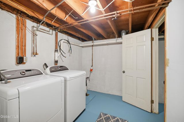 2448 Westminster Way, Niskayuna, NY 12309