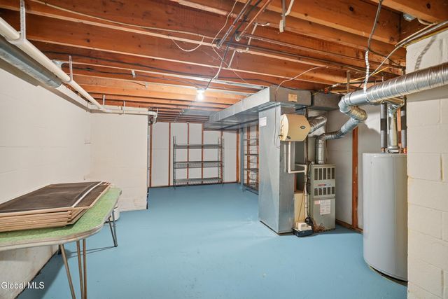 2448 Westminster Way, Niskayuna, NY 12309