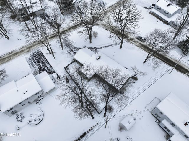 2448 Westminster Way, Niskayuna, NY 12309