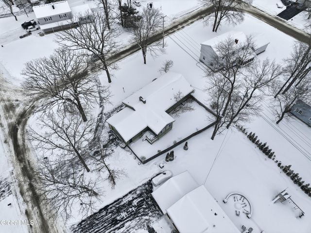 2448 Westminster Way, Niskayuna, NY 12309