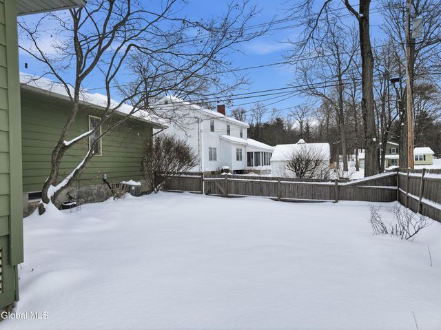 2448 Westminster Way, Niskayuna, NY 12309
