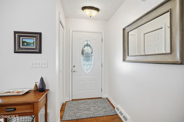 2448 Westminster Way, Niskayuna, NY 12309