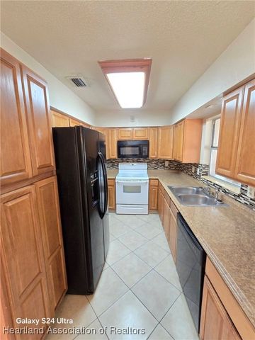 309 Sparrow Avenue, Sebring, FL 33870