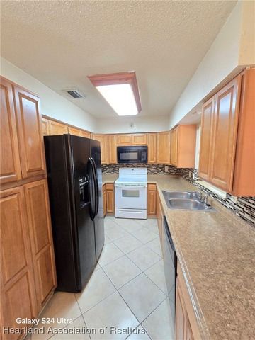 309 Sparrow Avenue, Sebring, FL 33870