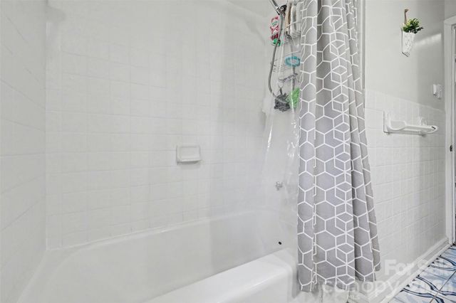 2233 Stonewood Drive, Charlotte, NC 28210