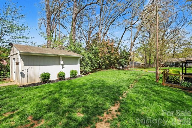 2233 Stonewood Drive, Charlotte, NC 28210