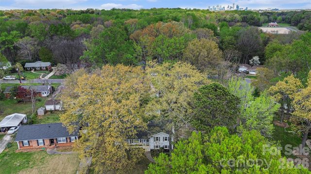 2233 Stonewood Drive, Charlotte, NC 28210