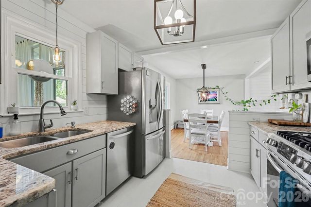 2233 Stonewood Drive, Charlotte, NC 28210