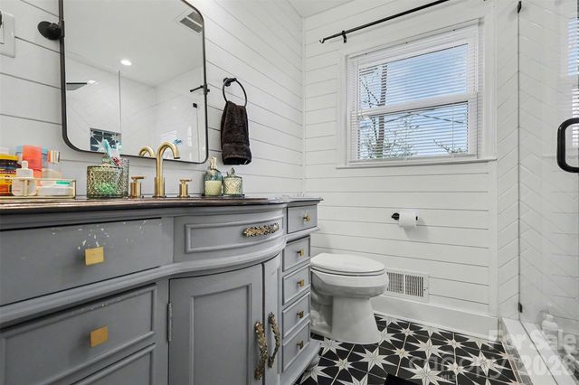 2233 Stonewood Drive, Charlotte, NC 28210