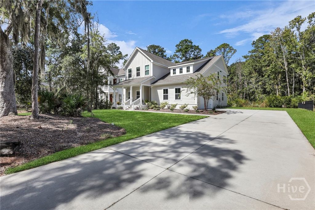 Image 3 of property listing at 125 Long Creek Lane, Richmond Hill, GA 31324