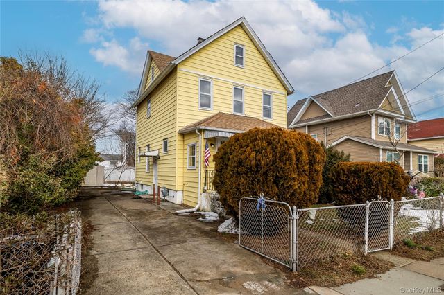 21 Washington Avenue, Lynbrook, NY 11563