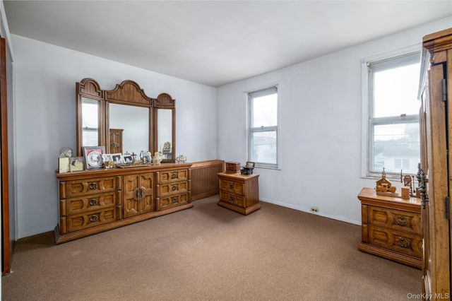 21 Washington Avenue, Lynbrook, NY 11563