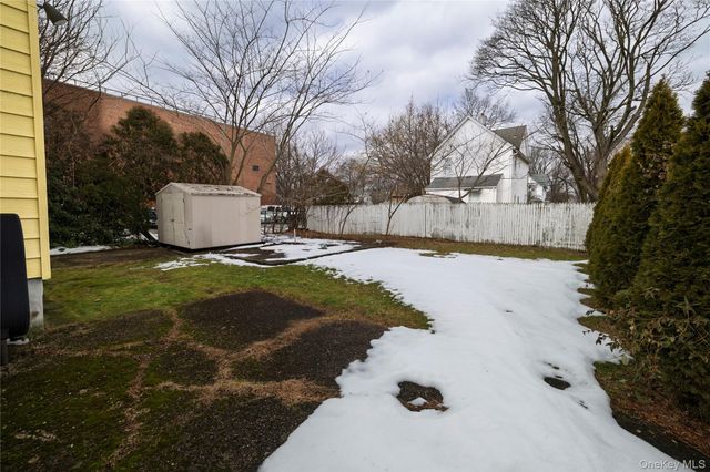 21 Washington Avenue, Lynbrook, NY 11563