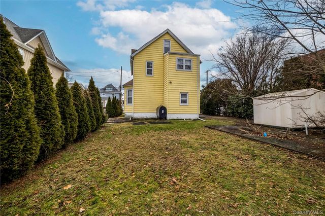 21 Washington Avenue, Lynbrook, NY 11563