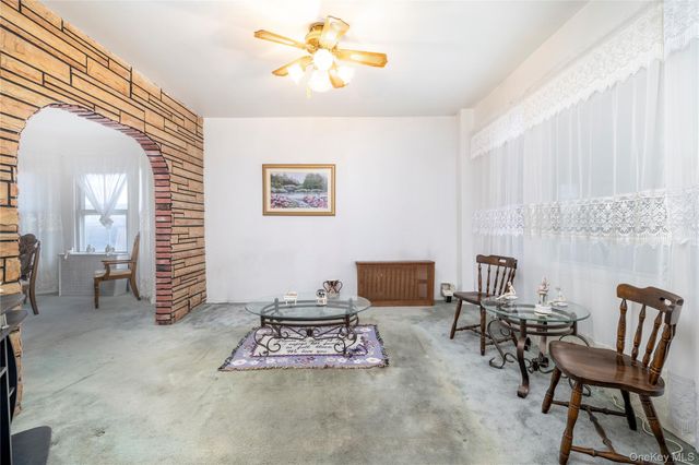 21 Washington Avenue, Lynbrook, NY 11563