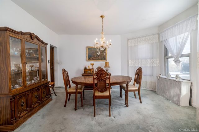 21 Washington Avenue, Lynbrook, NY 11563