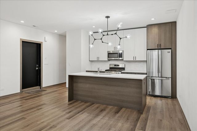 4321 N Cicero Avenue G, Chicago, IL 60641