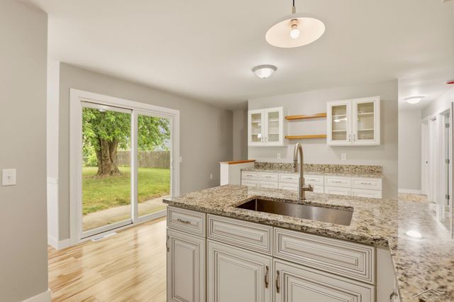 4621 S Wintergreen Drive, Saginaw, MI 48603