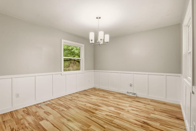 4621 S Wintergreen Drive, Saginaw, MI 48603