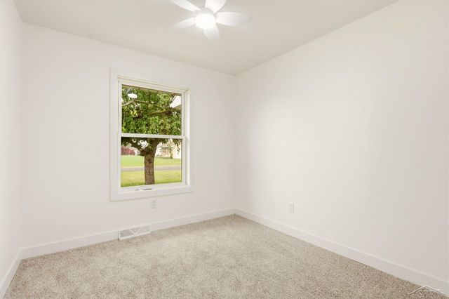 4621 S Wintergreen Drive, Saginaw, MI 48603