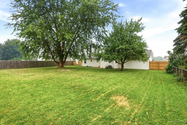4621 S Wintergreen Drive, Saginaw, MI 48603