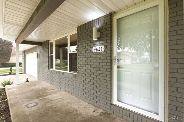 4621 S Wintergreen Drive, Saginaw, MI 48603