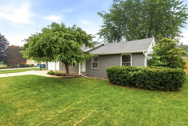 4621 S Wintergreen Drive, Saginaw, MI 48603
