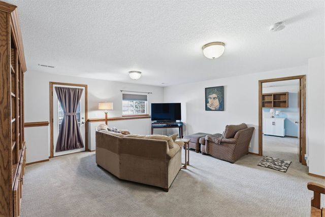 512 S Firefly St, Wichita, KS 67235