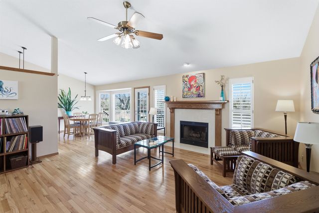 512 S Firefly St, Wichita, KS 67235