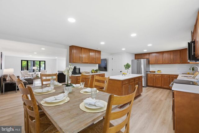 19213 WOOTTON AVE, Poolesville, MD 20837