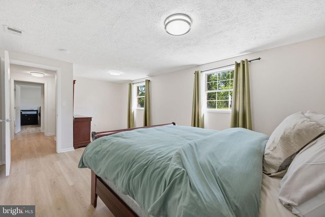 19213 WOOTTON AVE, Poolesville, MD 20837