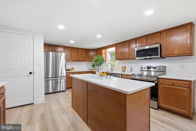 19213 WOOTTON AVE, Poolesville, MD 20837