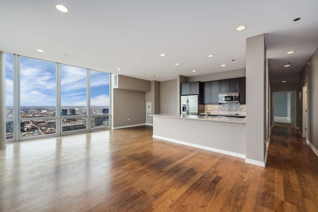 737 W Washington Boulevard 3608, Chicago, IL 60661