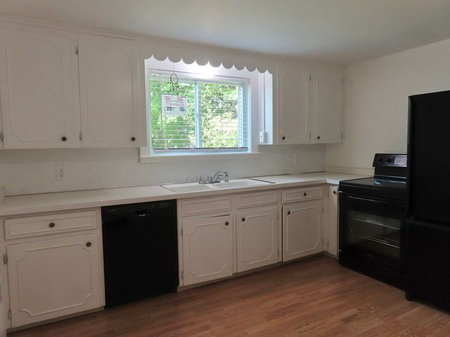3 Morse Ct, Mansfield, MA 02048