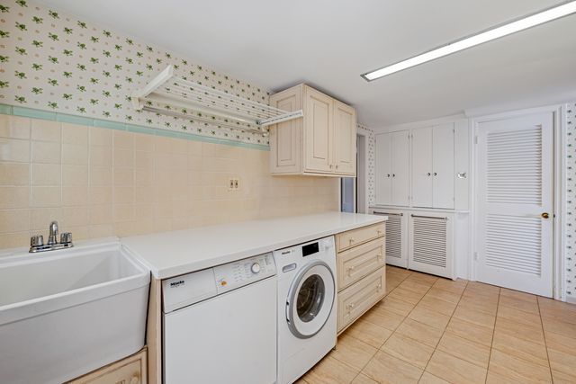 787 E Golf Road, Des Plaines, IL 60016