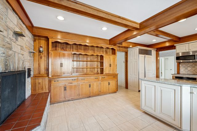 787 E Golf Road, Des Plaines, IL 60016