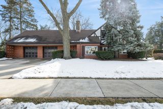 787 E Golf Road, Des Plaines, IL 60016