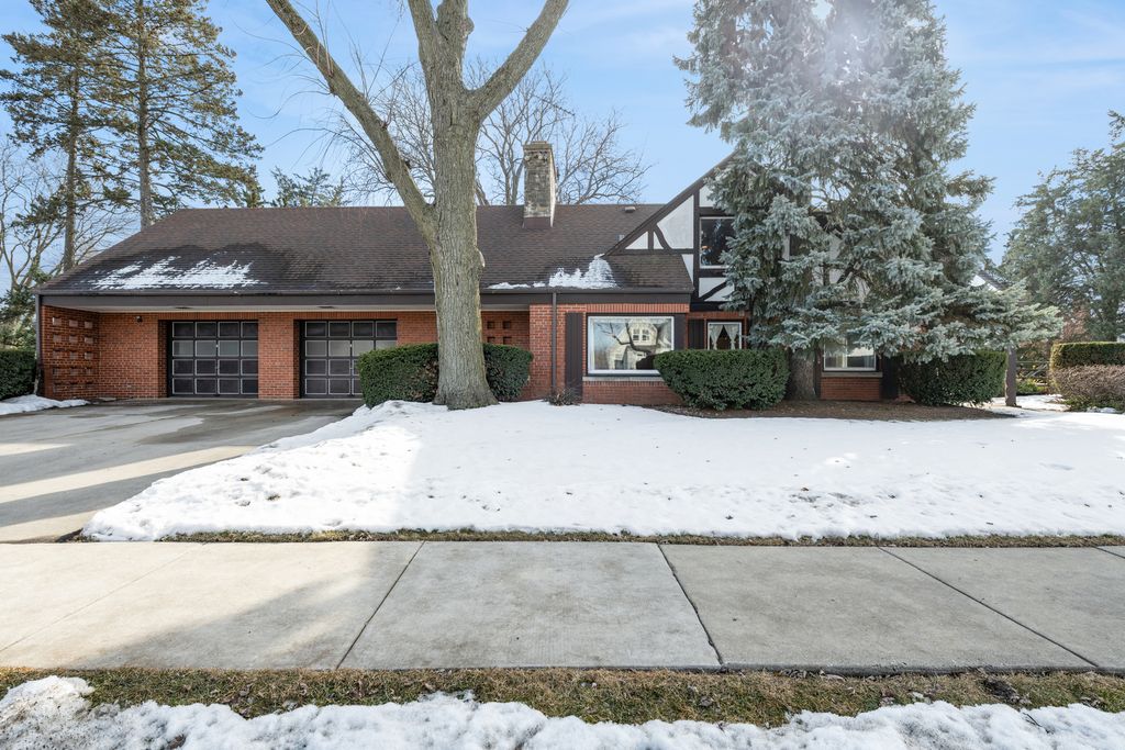 787 E Golf Road, Des Plaines, IL 60016