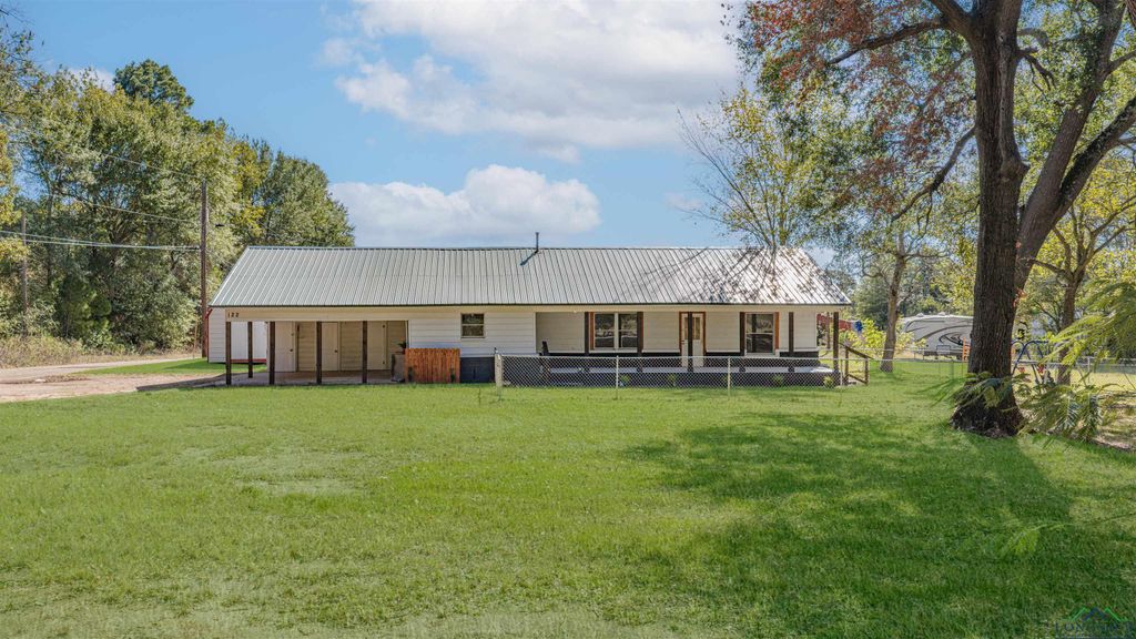 122 Bud Rd, Kilgore, TX 75662